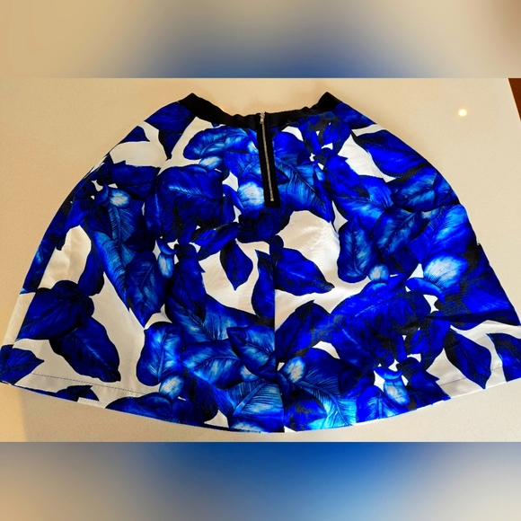 Icone by Simons Skirt - Picture 2 of 4